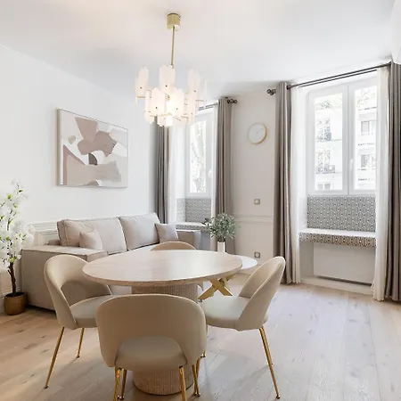 아파트 Pick A Flat's In Montmartre- Rue Gauthey 파리