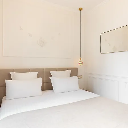 Pick A Flat's In Montmartre- Rue Gauthey 파리
