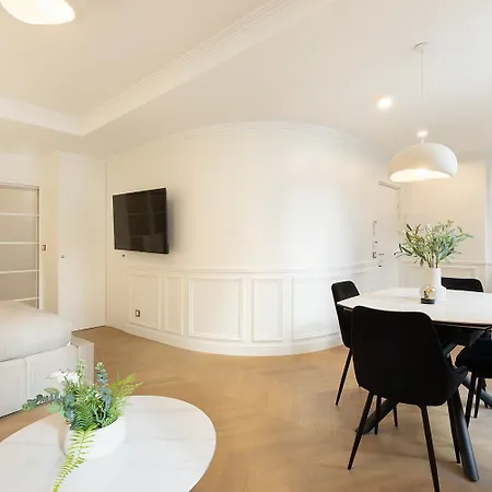 Pick A Flat's In Montmartre- Rue Gauthey 파리